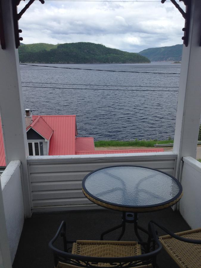 Auberge La Fjordelaise & La Rosalie LʼAnse-Saint-Jean Exteriör bild